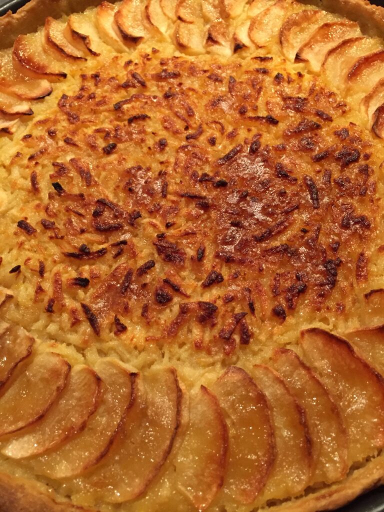 canterbury tart with apple slices around the edge